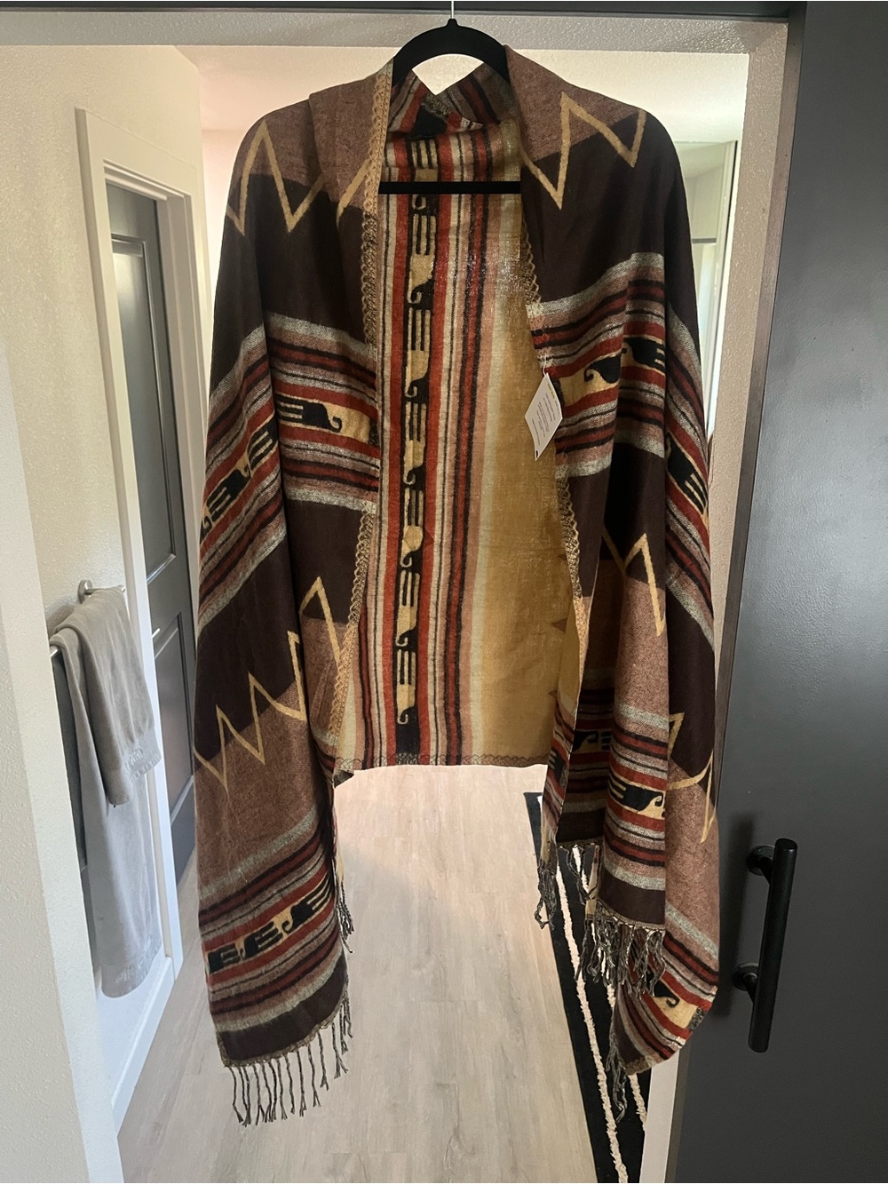 Aztec Southwestern Fringe Shawl Wrap Brown Orange Cream One Size NWT